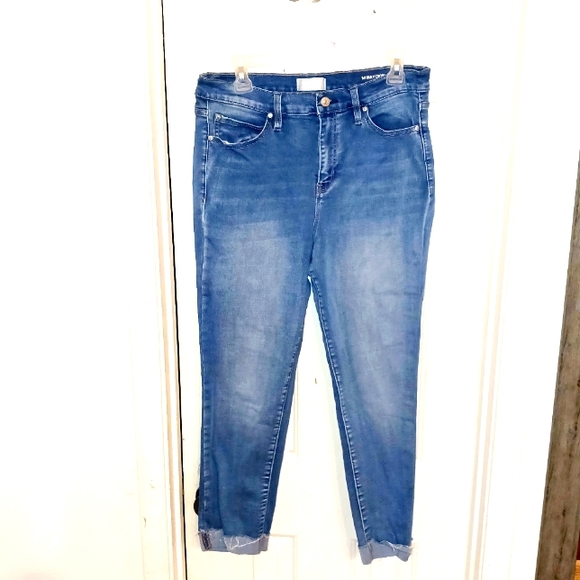 Denim - Women's blue jeans